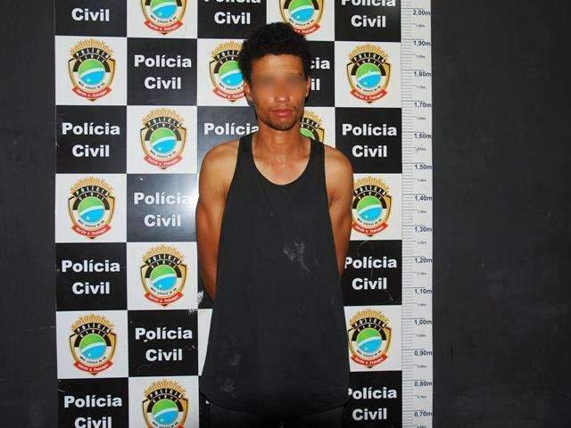 Homem &eacute; preso ap&oacute;s deixar mulher e filho amarrados em casa que roubou