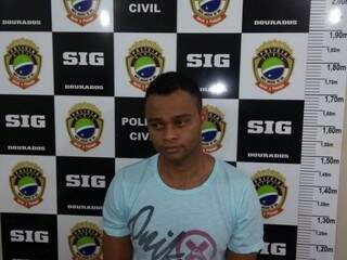 Rodrigo foi preso por policiais do SIG (Foto: Adilson Domingos)