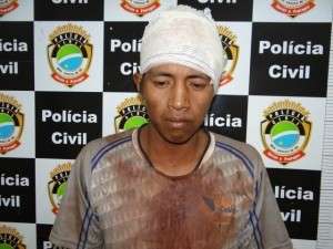 Homem leva surra de familiares ap&oacute;s tentar matar a tia com golpe de fac&atilde;o