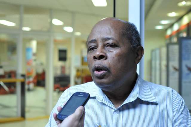 Reuni&atilde;o entre professores e prefeito termina sem acordo no fim do prazo