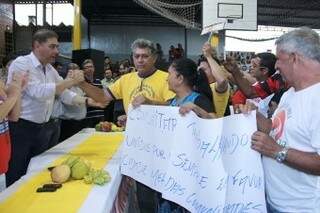 Bernal reuniu apenas os movimentos ligados a ele, os líderes seguem criticando atuação do prefeito (Foto: Eder Andrade - Assessoria)