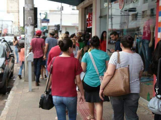 Bancos param na sexta-feira, mas shoppings funcionam no feriado