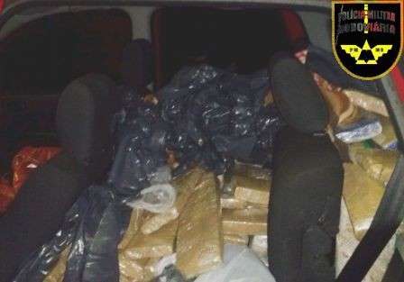 Mais de 300 kg de maconha s&atilde;o apreendidos em ve&iacute;culo de Mato Grosso