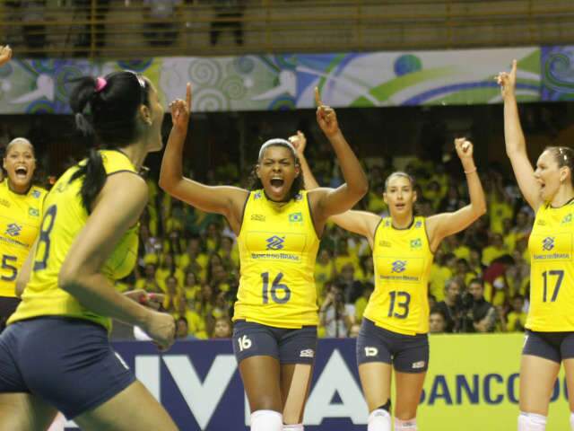  Sele&ccedil;&atilde;o feminina de v&ocirc;lei derrota Peru e garante vaga &agrave;s Olimp&iacute;adas