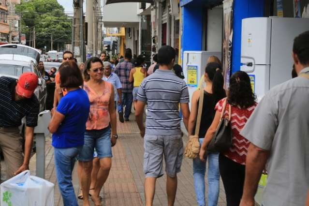 Seguindo tend&ecirc;ncia dos &uacute;ltimos meses, com&eacute;rcio tem queda de 6,6% nas vendas