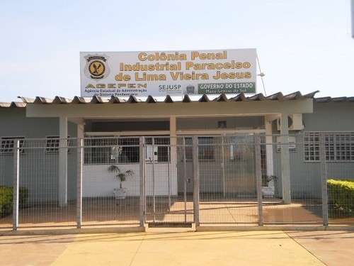 Preso por roubo pula muro e foge de pres&iacute;dio no interior do Estado 