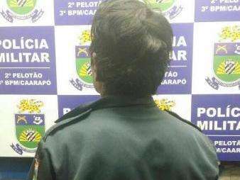 Homem &eacute; preso com farda que pode ter sido roubada de policiais em confronto