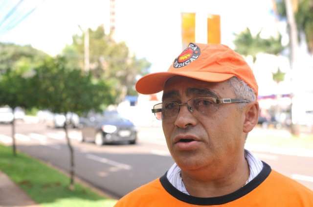 T&eacute;cnicos de radiologia paralisam atividades e ocupam prefeitura em protesto