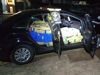 DOF encontra quase 1 tonelada de maconha em carro deixado em hotel 