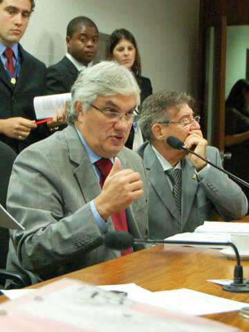  Comiss&atilde;o aprova projeto que obriga desconto para quita&ccedil;&atilde;o de d&iacute;vidas