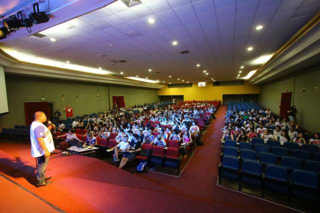 Maratona do Enem apresenta dicas a 200 estudantes na reta final