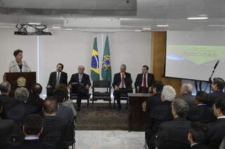 Dilma oficializou a concessão da rodovia nesta quarta-feira (Foto: Agência Brasil)