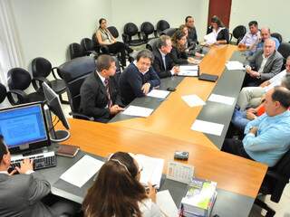 Reunião acontece no Ministério Público do Trabalho. (Foto: João Garrigó)