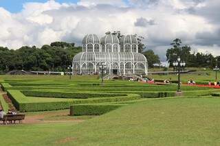 Jardim Botânico, um dos atrativos mais visitados pelos turistas em Curitiba (Foto: Reprodução)