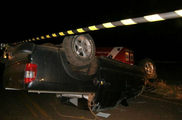  Capotagem deixa um morto e adolescente ferido na MS-395 em Anauril&acirc;ndia 