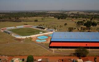 Estádio fica nas Moreninhas e pode sediar jogos dos times da Capital. (Foto: Divulgação/PMCG)
