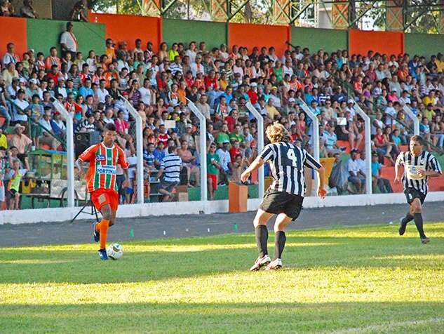 Gol contra d&aacute; vit&oacute;ria ao Naviraiense sobre o Corumbaense