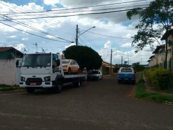 Carro usado em acidente com tiros &eacute; encontrado no Novos Estados