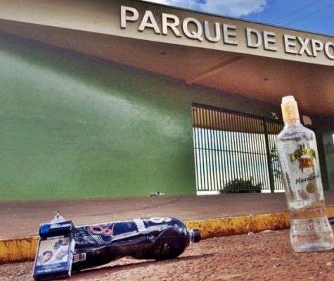 Duas jovens s&atilde;o baleadas durante festa de som automotivo