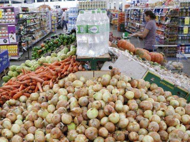 Cesta b&aacute;sica fica est&aacute;vel, mas pre&ccedil;o m&eacute;dio varia 42%, mostra pesquisa