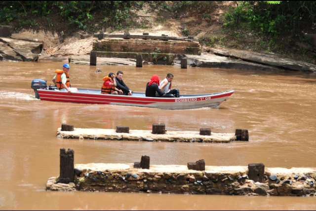  Bombeiros retomam buscas a soldado do ex&eacute;rcito no rio Aquidauana, em Terenos 