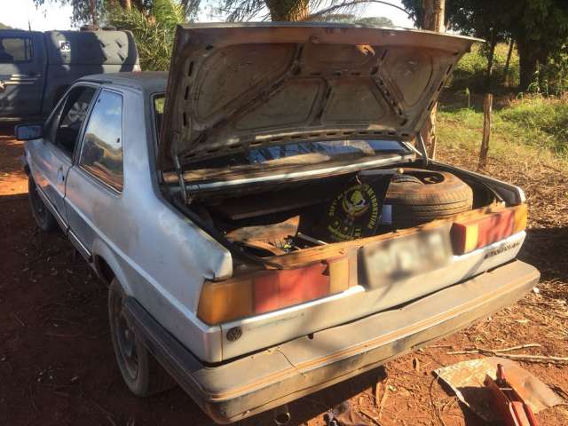 Pol&iacute;cia apreende 248 pneus e 51 c&acirc;maras de ar do Paraguai