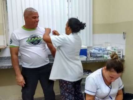 Mortes por influenza causam corrida a clínicas da Capital em busca de vacina
