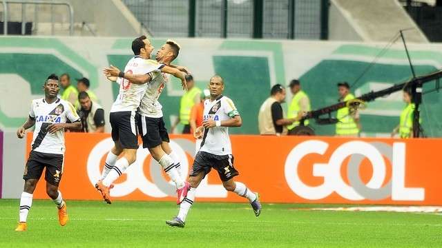 Vasco derrota o Palmeira e sai da lanterna e pode se salvar do rebaixamento