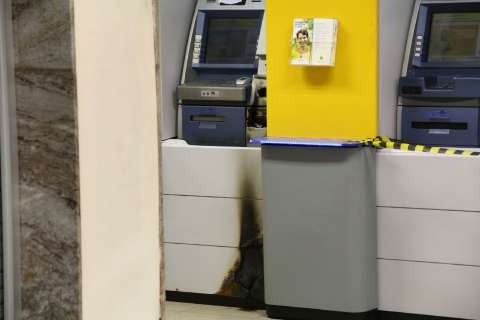 Caixa eletrônico é incendiado durante tentativa de furto no Banco do Brasil