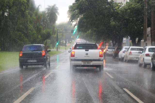 Ap&oacute;s 9 dias de tempo seco, chuva volta e h&aacute; previs&atilde;o de temporais