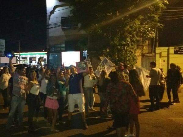 Candidatos iniciam &uacute;ltimo debate antes da vota&ccedil;&atilde;o do segundo turno