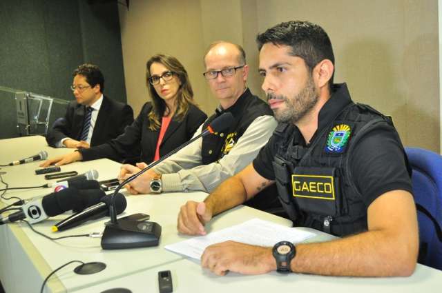 Matriarca do tr&aacute;fico e bandido foragido comandavam quadrilha de "luxo"