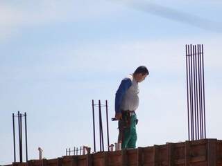 Só no mês passado, 189 pessoas foram demitidas no setor de construção civil, segundo o Caged. (Foto: Marcos Ermínio)