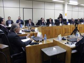Colégio de procuradores reunido nesta quinta-feira (25). (Foto: Chico Ribeiro/Governadoria).