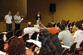 Audiência pública para discutir reajuste da tarifa do transporte coletivo, hoje em Dourados (Foto: Chico Leite/Divulgação)
