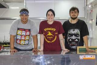 Danilo, Júlia e Leonardo largaram a faculdade para criar a própria marca de lanches (Foto: Fernando Antunes)