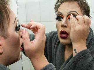 Projeto retrata a persistência e os sonhos das drag queens em Camp Grande. (Foto: Cristina Livramento)