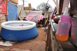 Piscina de plástico em que ocorreu incidente na Capital (Foto: Marcos Ermínio)