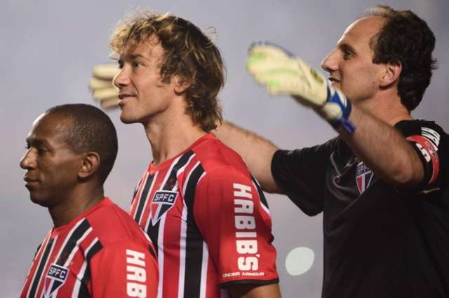 S&atilde;o Paulo confirma volta de Lugano que ter&aacute; contrato at&eacute; 2017