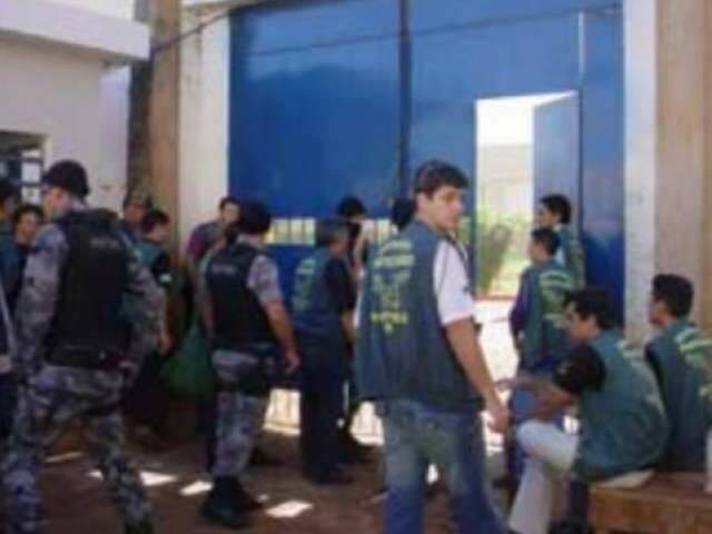  Pol&iacute;cia flagra detentos cavando t&uacute;nel em pres&iacute;dio de Dourados