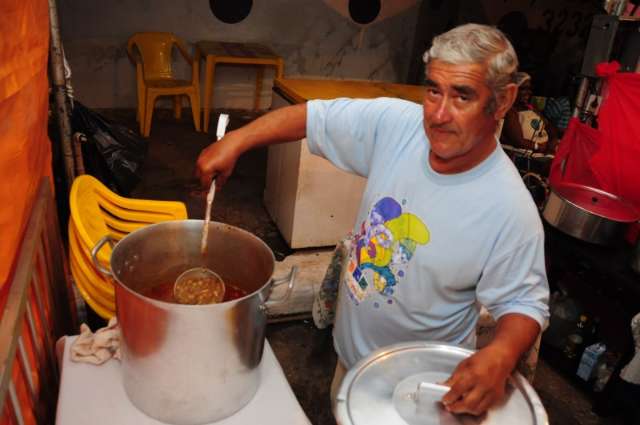 Na maratona da folia,  sarravulho &eacute; op&ccedil;&atilde;o para recuperar energia em Corumb&aacute;