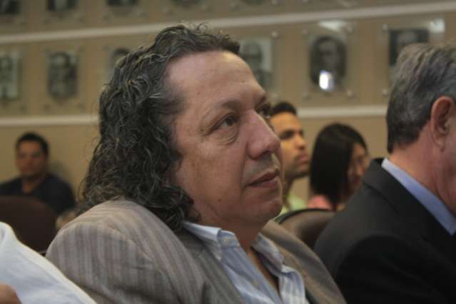 Secret&aacute;rio admite que errou em projeto de or&ccedil;amento e promete corre&ccedil;&otilde;es