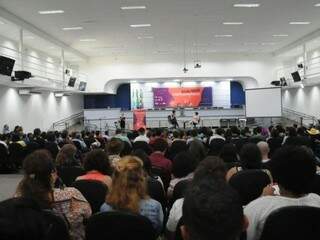 Evento está ocorrendo na Câmara Municipal de Campo Grande (Foto: Paulo Francis)