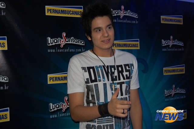  Luan Santana faz show neste domingo em Corumb&aacute; 