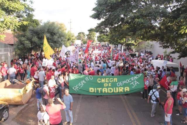 Atos contra impeachment mostram rea&ccedil;&atilde;o, mas n&atilde;o melhoram situa&ccedil;&atilde;o do governo