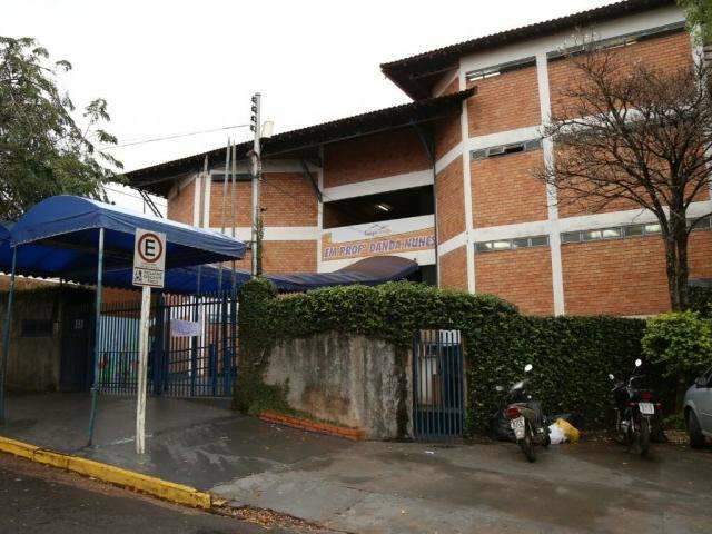 Suspeita de mulher armada pr&oacute;xima a escola mobiliza PM e Guarda