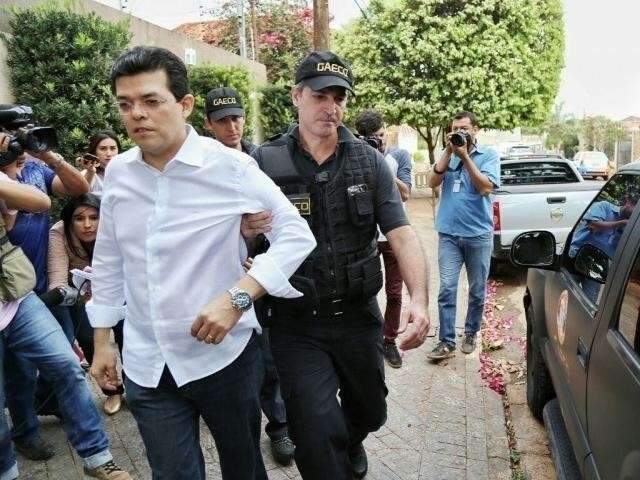 Olarte &eacute; condenado a 8 anos de pris&atilde;o por corrup&ccedil;&atilde;o e lavagem de dinheiro