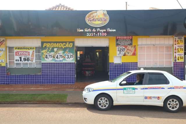  Policial &agrave; paisana mata assaltante e jovem que passava de carro &eacute; baleado 