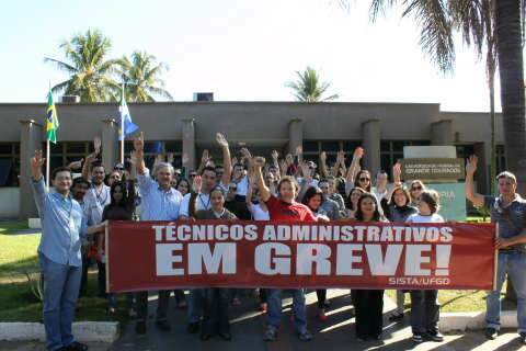  Ministro pede suspensão de greve nas universidades federais para retomada de negociações