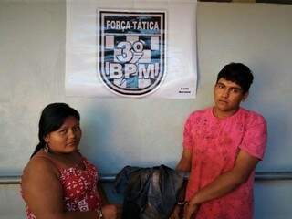 Casal suspeito de matar indígena a golpes de facão (Foto: Osvaldo Duarte / Dourados News)